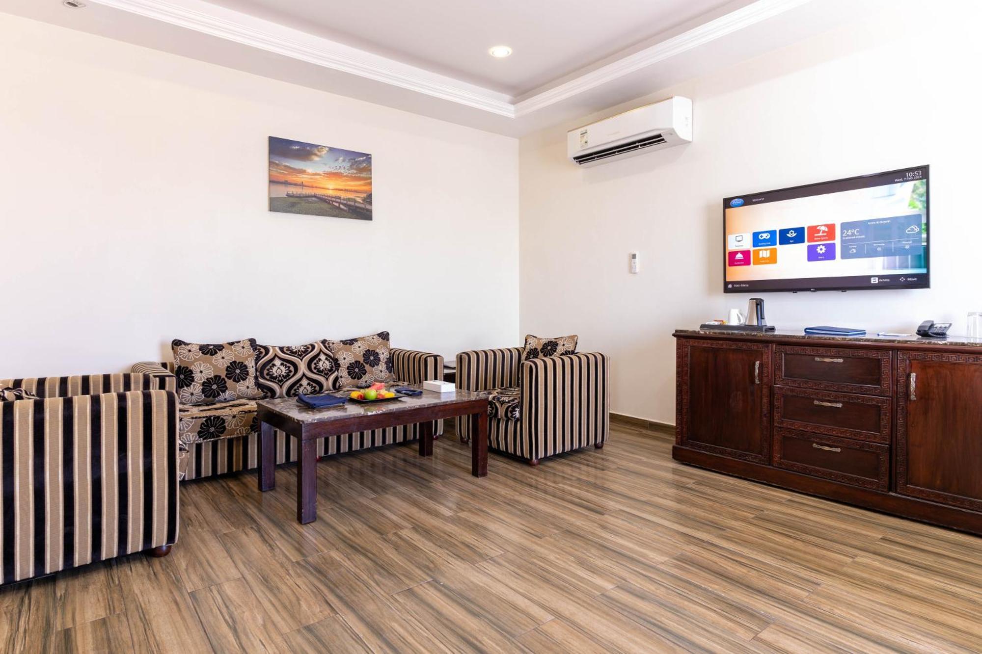 Palma Beach Resort & Spa Umm al-Quwain Exterior photo
